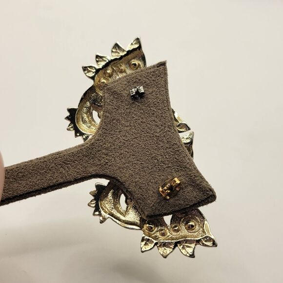 Goldtone and black theater Faux pearl Pierced earrings - Picture 7 of 7